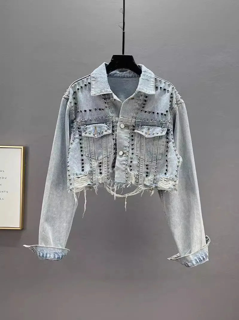 Nuovo Arrivo 2026 SA: Giacca in Denim da Donna, con Rivetti e Strass Incastonati, Effetto Vissuto e Strappato, Stile Streetwear Trendy