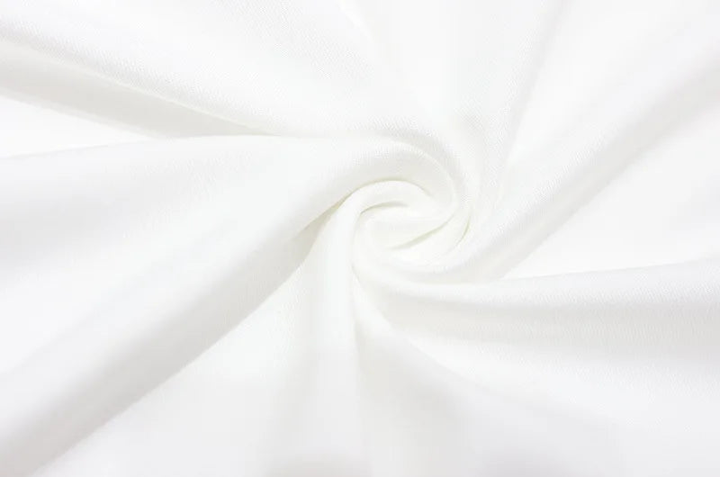 Abito Aderente Bianco con Scollo a V Sexy, Maniche Svasate e Colletto in Pizzo, Stile Ufficio 2026, Gonna a Tubino Chic da Club