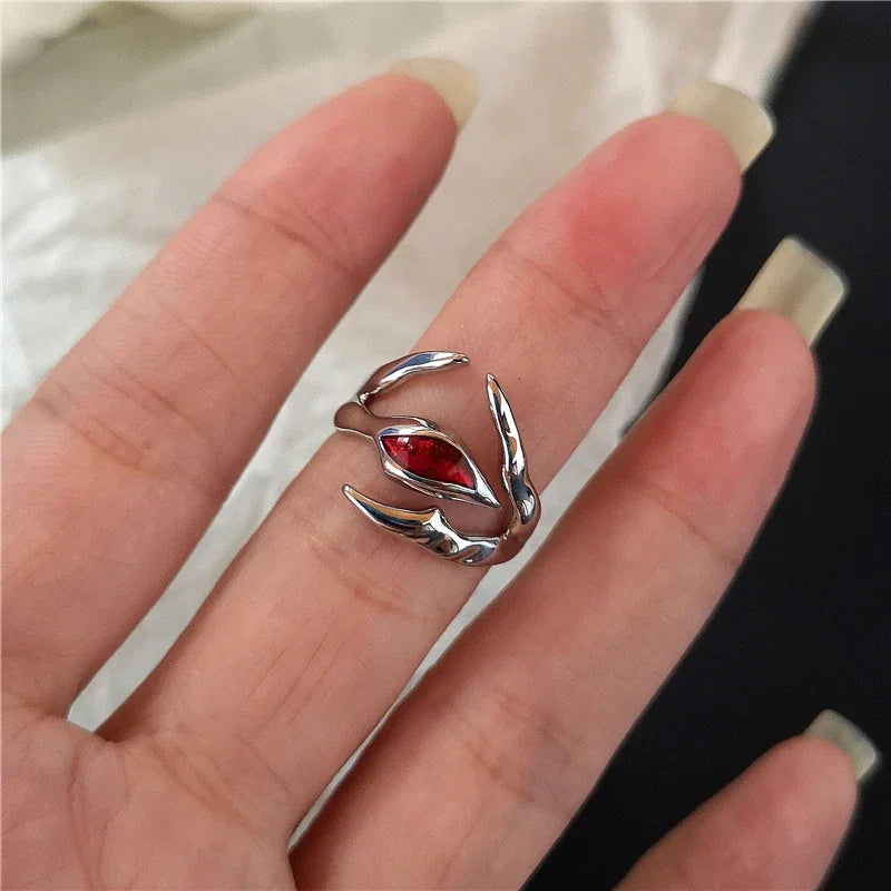 Anillos ajustables estéticos de corazón de cristal rojo irregular de apertura nueva para mujer, anillo gótico de araña animal, joyería creativa