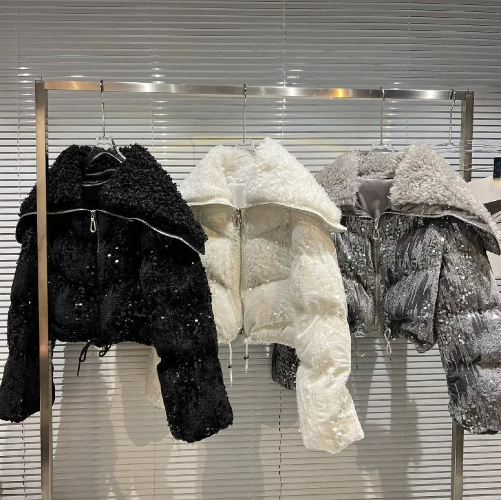 Giacca corta da ragazza alla moda in cotone invernale, con colletto spazzolato fatto a mano, ornata di paillettes e velluto