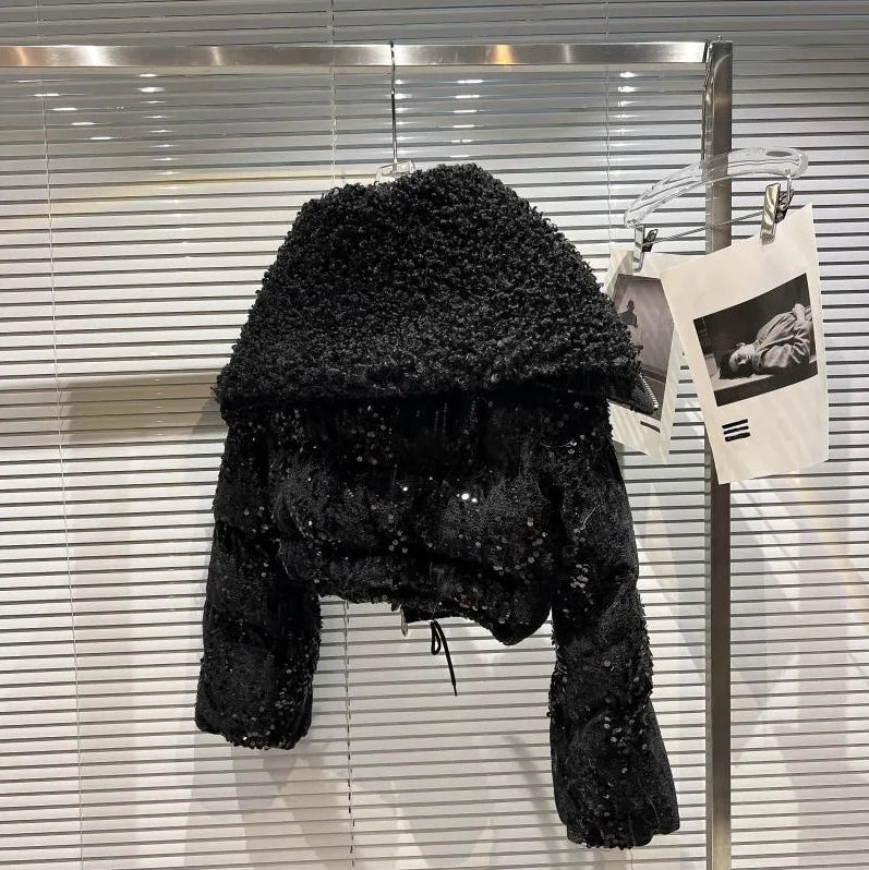Giacca corta da ragazza alla moda in cotone invernale, con colletto spazzolato fatto a mano, ornata di paillettes e velluto