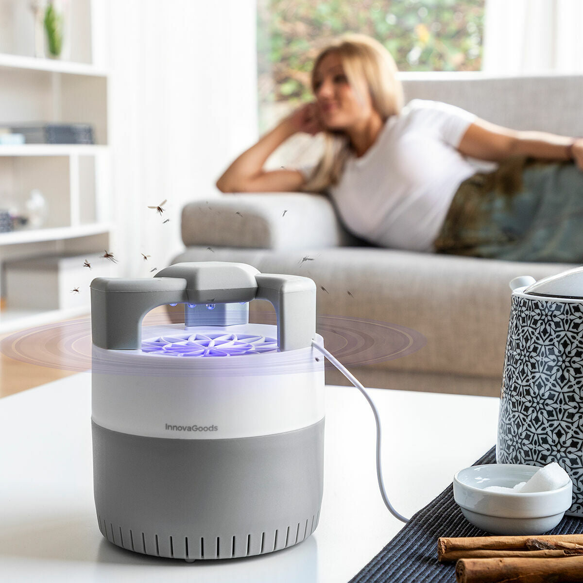 Lampada Anti-zanzare ad Aspirazione UV KL Silen InnovaGoods