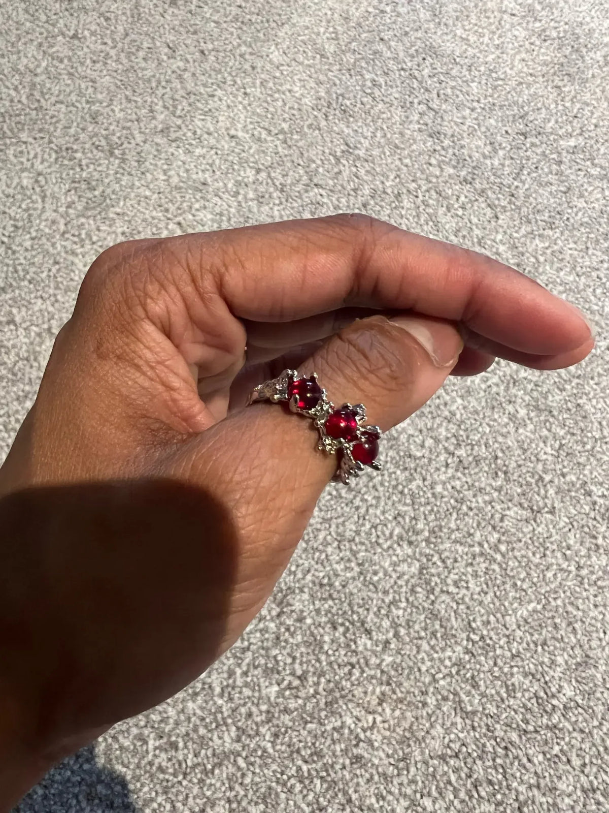 Anillos ajustables estéticos de corazón de cristal rojo irregular de apertura nueva para mujer, anillo gótico de araña animal, joyería creativa