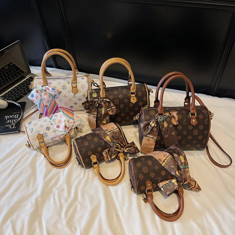 Borsa a Spalla Stile Boston 2026 Nuova Collezione Donna, Stampa Sensuale, Versatile, Borsa a Tracolla Singola a Cuscino, Design in Piccole Serie, Borsa a Mano