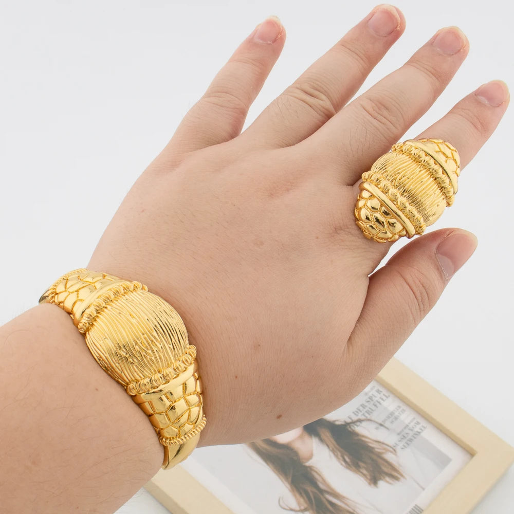 Set di gioielli per braccialetti e anelli da donna di moda bracciale Color oro 18 carati anello da Cocktail 2 pezzi Set per accessori per feste di fidanzamento regali
