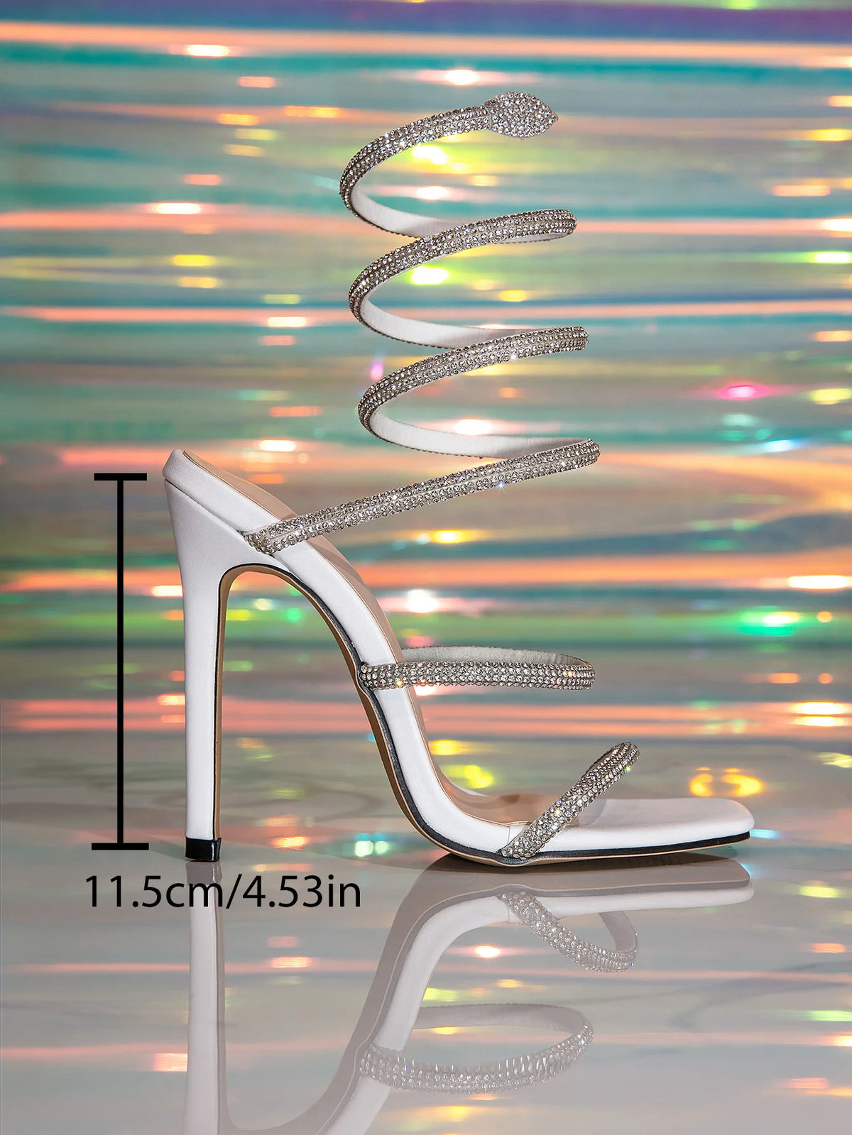 2025 Sandali delle nuove donne Moda a forma di serpente Strass sexy Tacchi altissimi Stile francese Versatile sandalo con punta sottile e tacco sottile