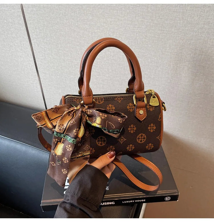 Borsa a Spalla Stile Boston 2026 Nuova Collezione Donna, Stampa Sensuale, Versatile, Borsa a Tracolla Singola a Cuscino, Design in Piccole Serie, Borsa a Mano