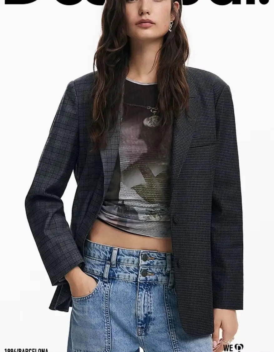 Una nuova giacca di jeans ampia e casual spagnola ricamata e color block dalla ordine di esportazione originale
