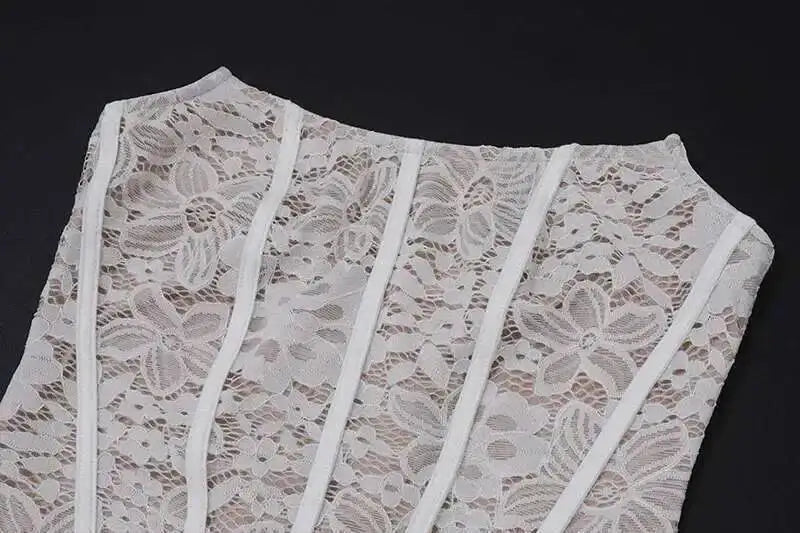 Avrilyaan Abito sexy senza spalline in pizzo bianco per le donne 2023 Vestaglie Abito da sera elegante Abito aderente Mini abito estivo Abiti