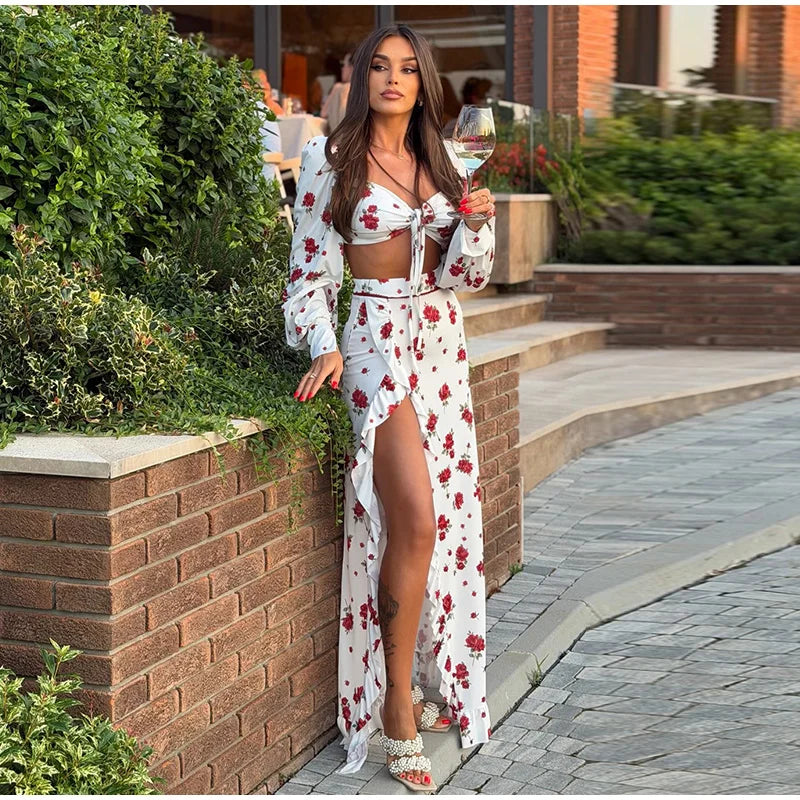 Completo gonna lunga floreale slim da donna con top corto a maniche lunghe e scollo quadrato, gonna lunga con spacco alto, outfit da spiaggia per le vacanze 2026