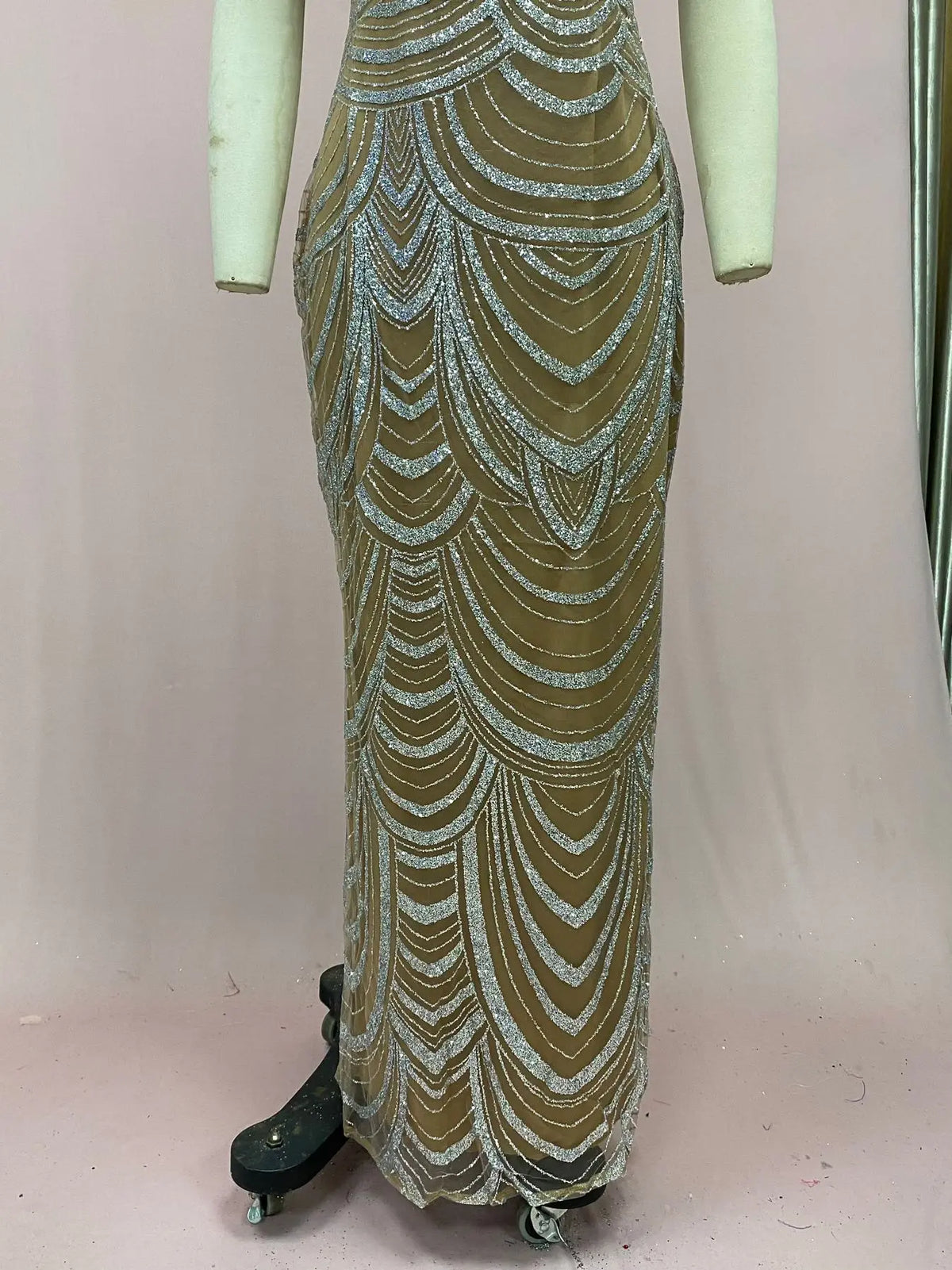 Abito da donna sexy con perline, scollo all'americana, gonna lunga trasparente, elegante stile da lavoro, in fibra di poliestere - Collezione Primavera 2025