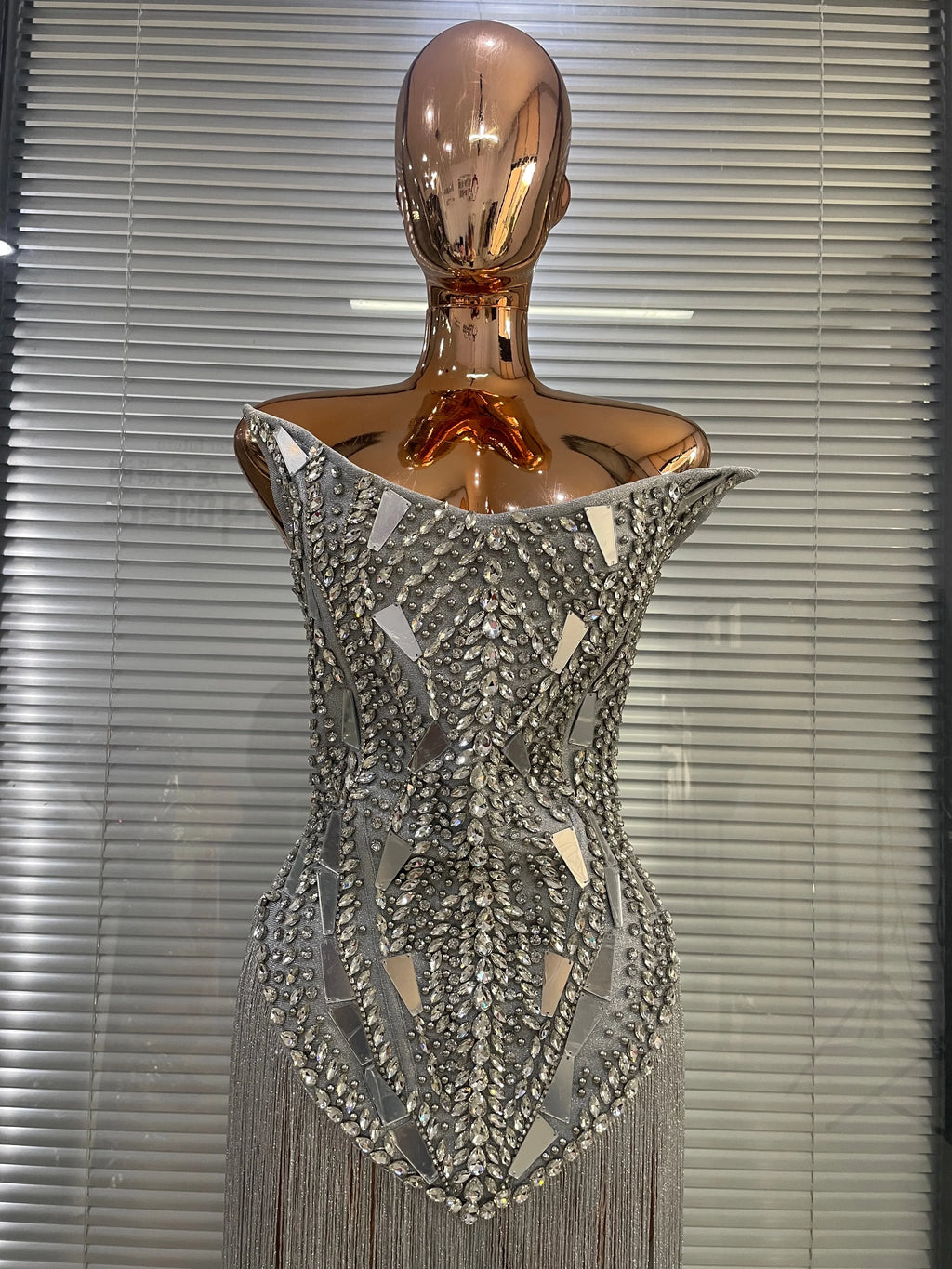 Abito da Compleanno per Donne, Lussuoso Vestito Lungo Argento Senza Spalline con Strass Scintillanti e Frange a Specchio, Elastico, per Serate e Feste, Costumi da Cantante