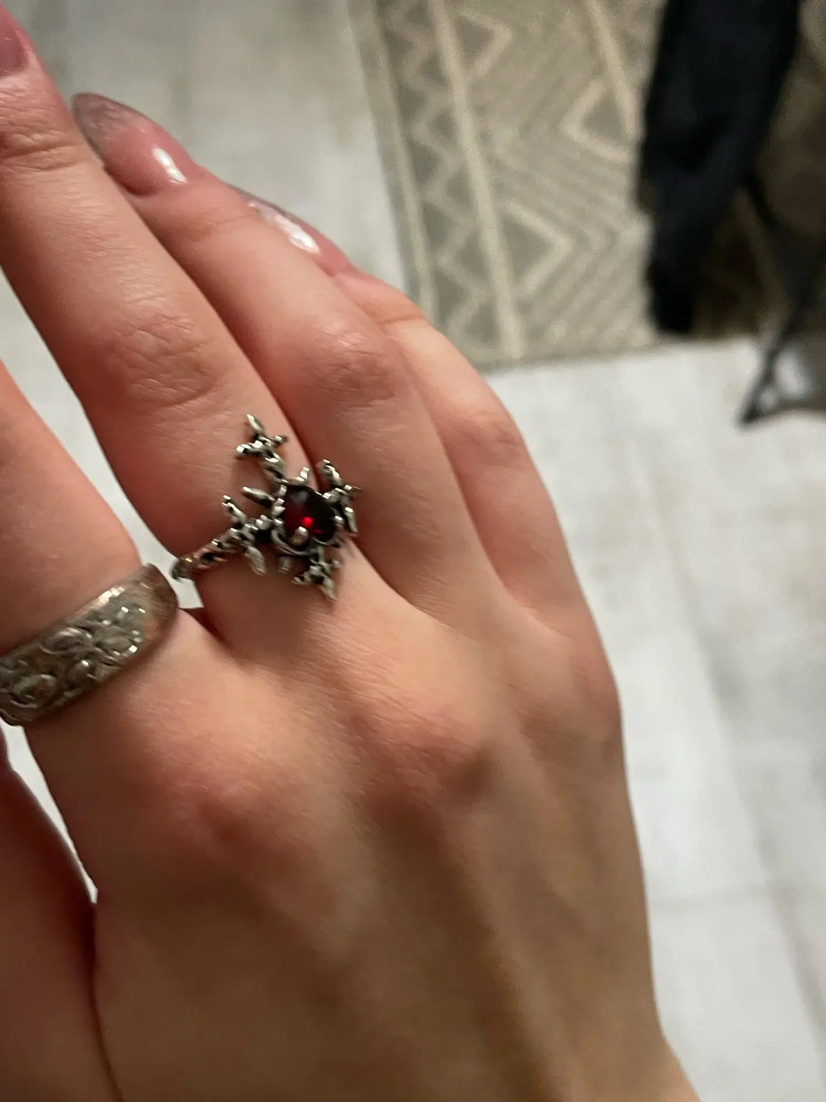 Anillos ajustables estéticos de corazón de cristal rojo irregular de apertura nueva para mujer, anillo gótico de araña animal, joyería creativa