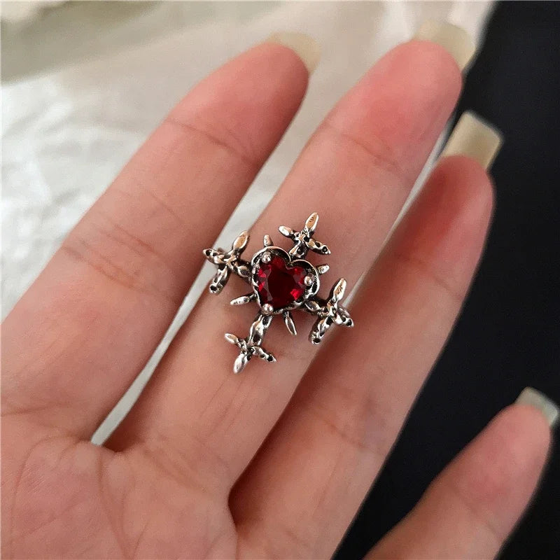 Anillos ajustables estéticos de corazón de cristal rojo irregular de apertura nueva para mujer, anillo gótico de araña animal, joyería creativa