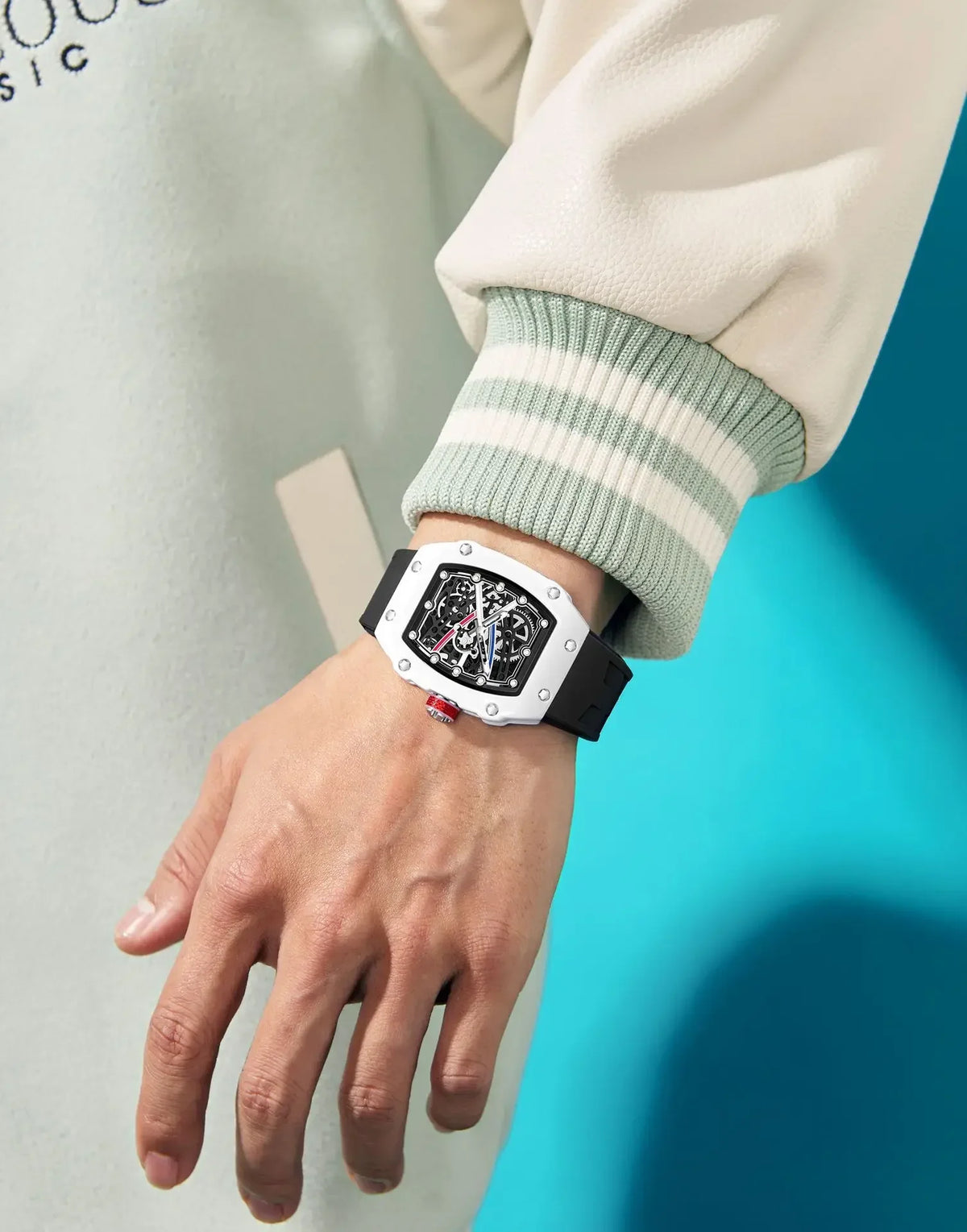 Orologio al Quarzo Ultra-Sottile Tonneau per Uomo, Design Creativo Bianco con Quadrante Cavo, Super Luminoso, Personalizzabile, Orologio AAA Relogio