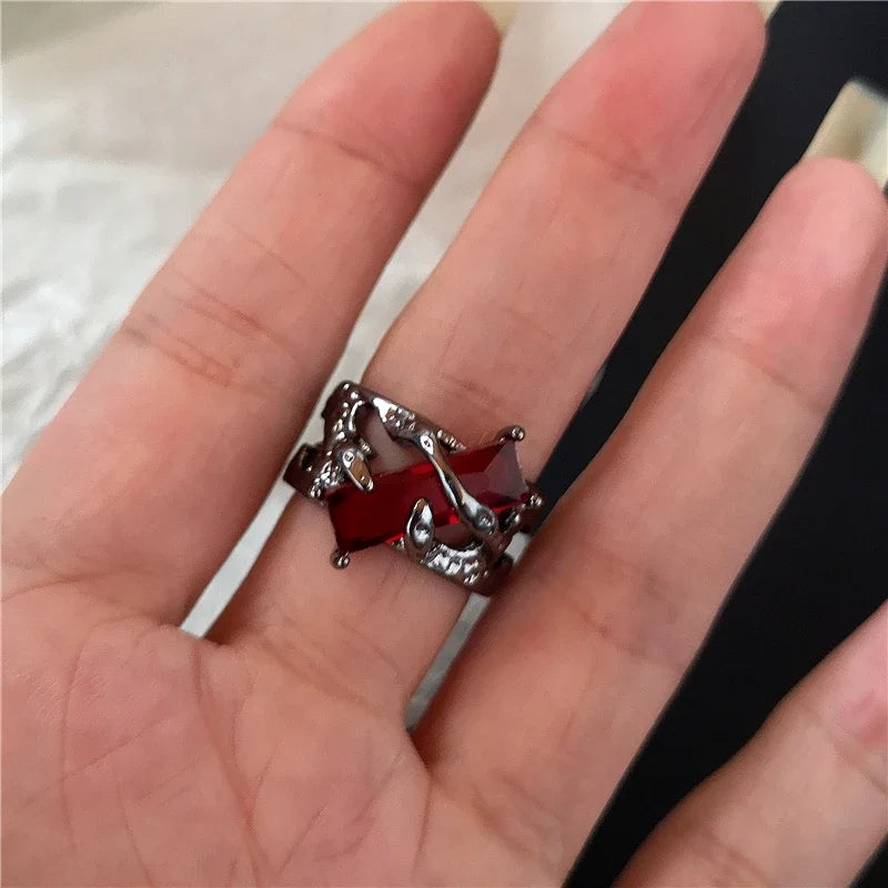 Anillos ajustables estéticos de corazón de cristal rojo irregular de apertura nueva para mujer, anillo gótico de araña animal, joyería creativa
