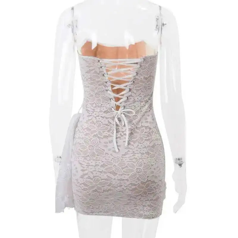 Avrilyaan Abito sexy senza spalline in pizzo bianco per le donne 2023 Vestaglie Abito da sera elegante Abito aderente Mini abito estivo Abiti