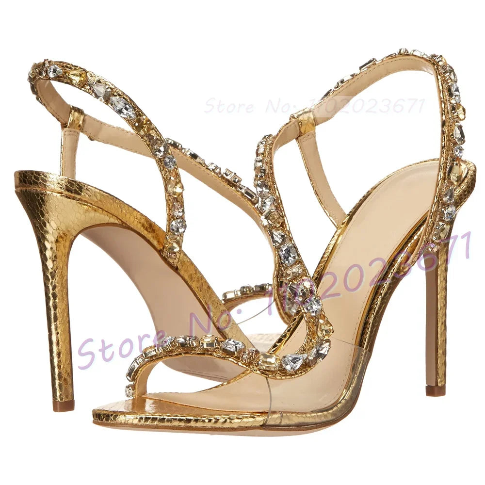 Sandali con cinturino incrociato in cristallo rosso Sandali da donna con motivo serpente Slingback Tacchi alti Scarpe dorate Sandali eleganti scintillanti da festa casual da donna
