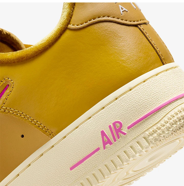 Scarpe casual basse da donna Nike Air Force 1 '07 SE originali FB8251-700
