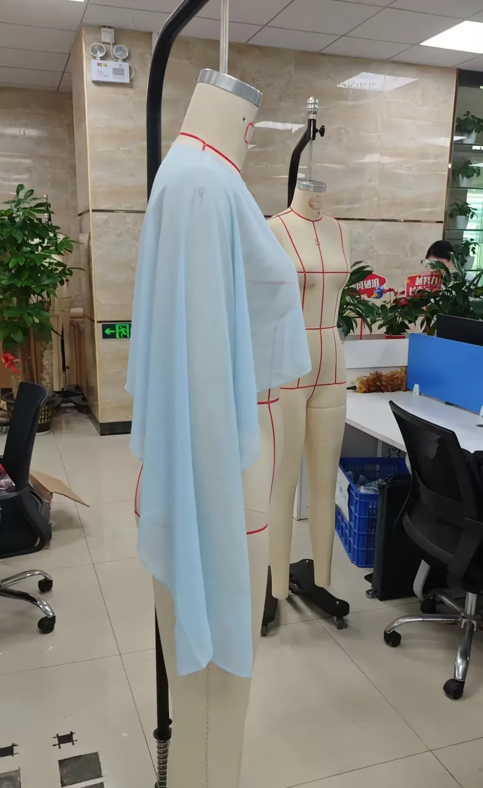 Combhasaki Poncho da Donna in Chiffon, Coprispalle Trasparente in Rete, Mantella con Maniche a Pipistrello e Orlo Irregolare, Blusa Y2K, Copricostume per Matrimoni e Feste