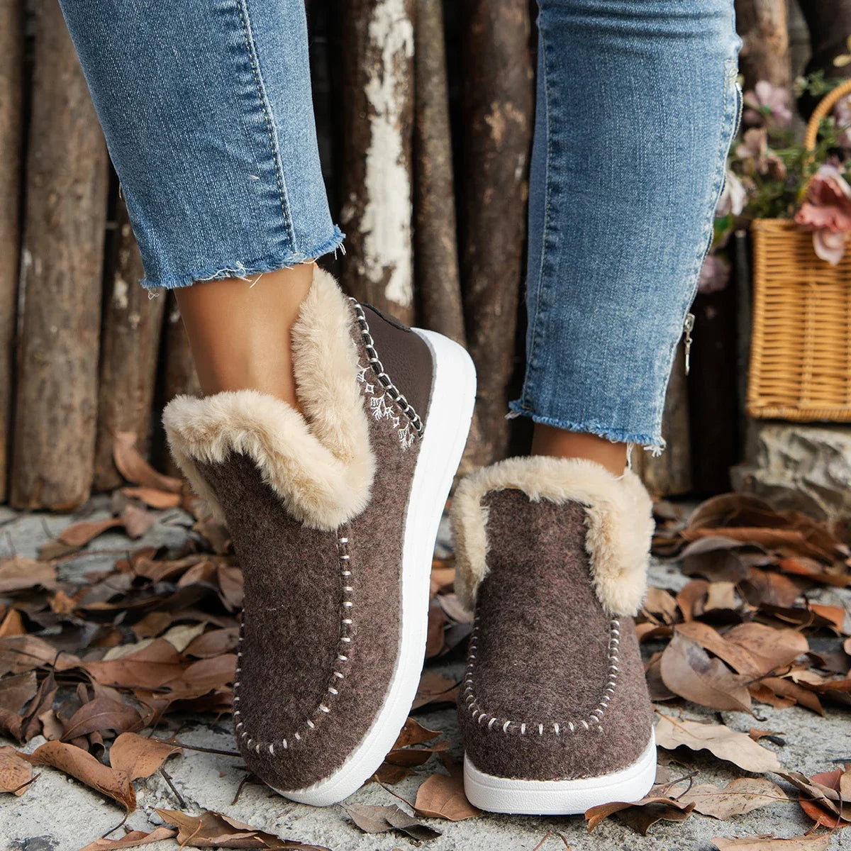 Appartamenti invernali Donna Stivaletti da neve Scarpe corte in cotone felpato Designer invernale Scarpe casual calde 2024 Tendenza Walking Zapatos Ladies