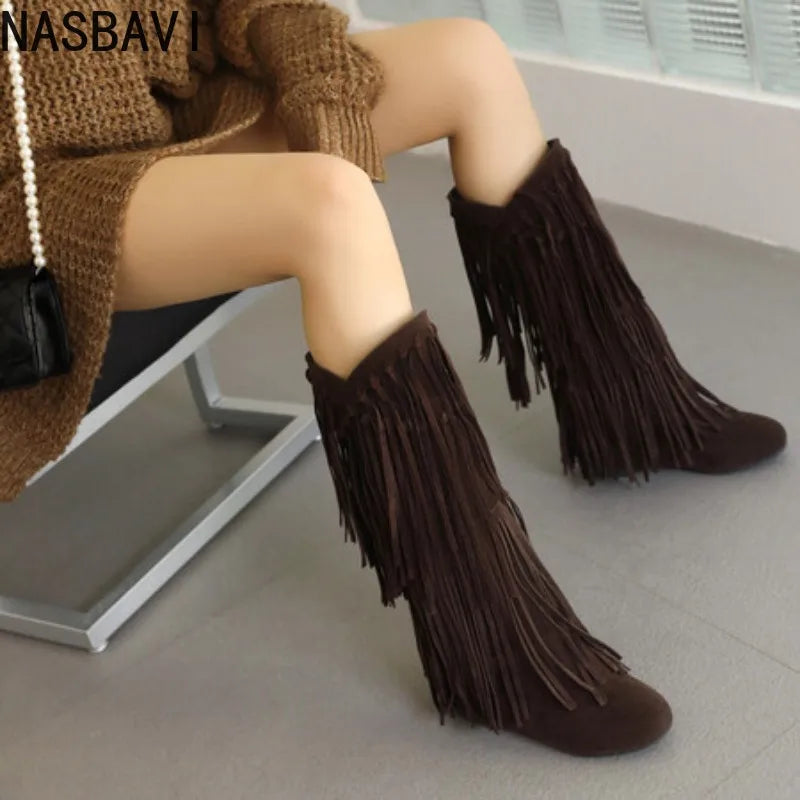 2025 Nuovi stivali alti Donna Bohemian Flock Nappa Stivali a metà polpaccio Stivaletti con zeppa Autunno Inverno Scarpe casual etniche zapatos de mujer