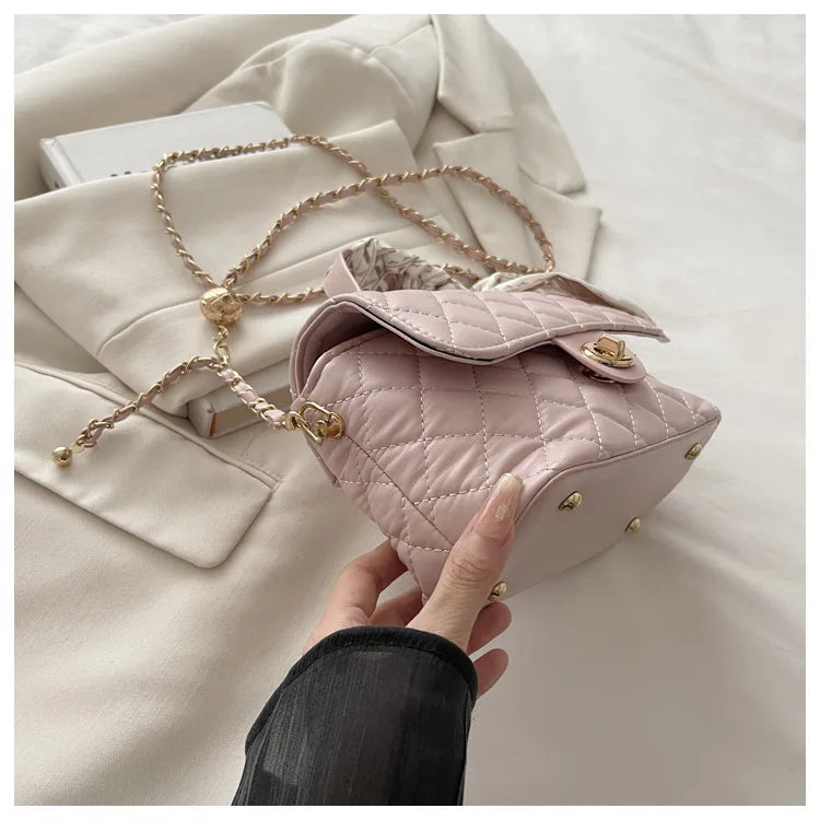 Borsa a tracolla estiva da donna, piccola e quadrata, stile elegante, nuova collezione 2026, di alta gamma, con catena e motivo a griglia