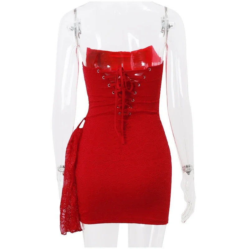 Nuovo abito sexy senza spalline in pizzo bianco per le donne 2024 abiti eleganti abito da sera aderente mini abiti estivi abiti sottili