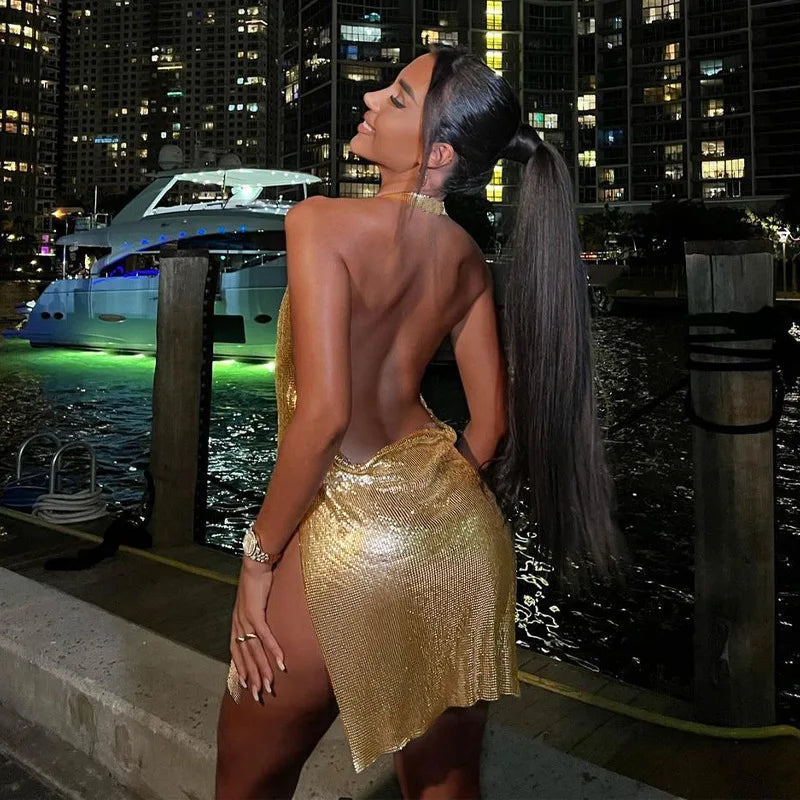 Abito corto elegante da donna sexy e alla moda con collo appeso, fondo senza schienale, abito da ballo per ragazza da festa con paillettes sul petto