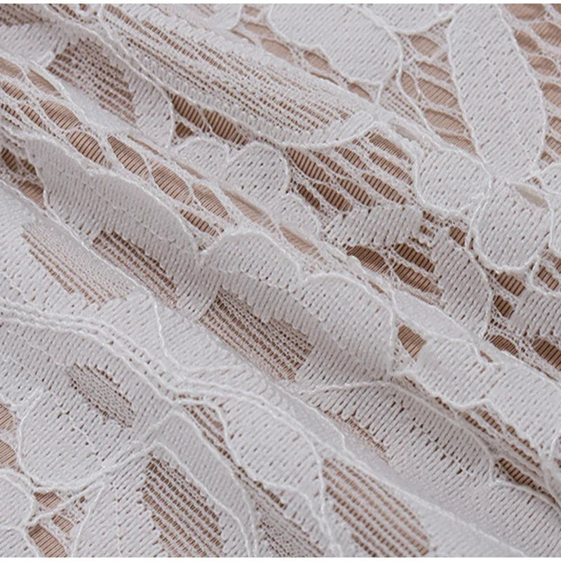 Nuovo abito sexy senza spalline in pizzo bianco per le donne 2024 abiti eleganti abito da sera aderente mini abiti estivi abiti sottili