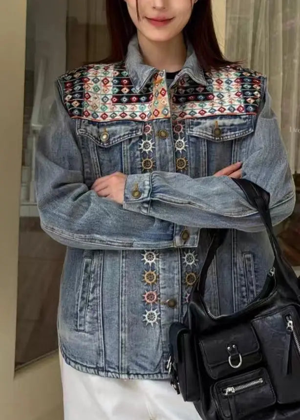Una nuova giacca di jeans ampia e casual spagnola ricamata e color block dalla ordine di esportazione originale