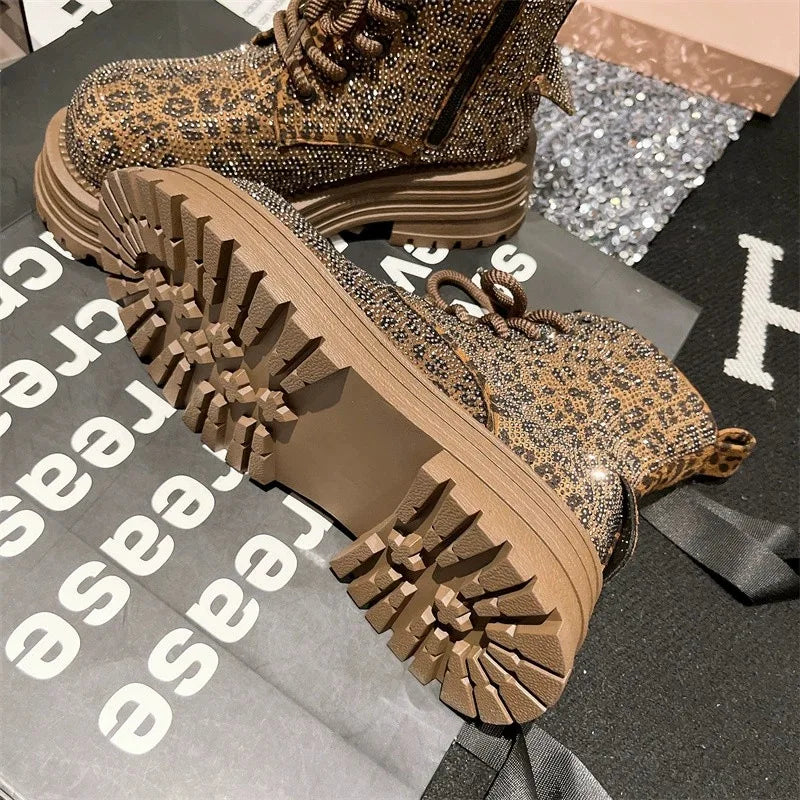 Stivali da donna invernali con stampa leopardata con lacci e strass stivaletti corti antiscivolo con piattaforma alla moda all'aperto stivali da cavaliere Botas Mujer
