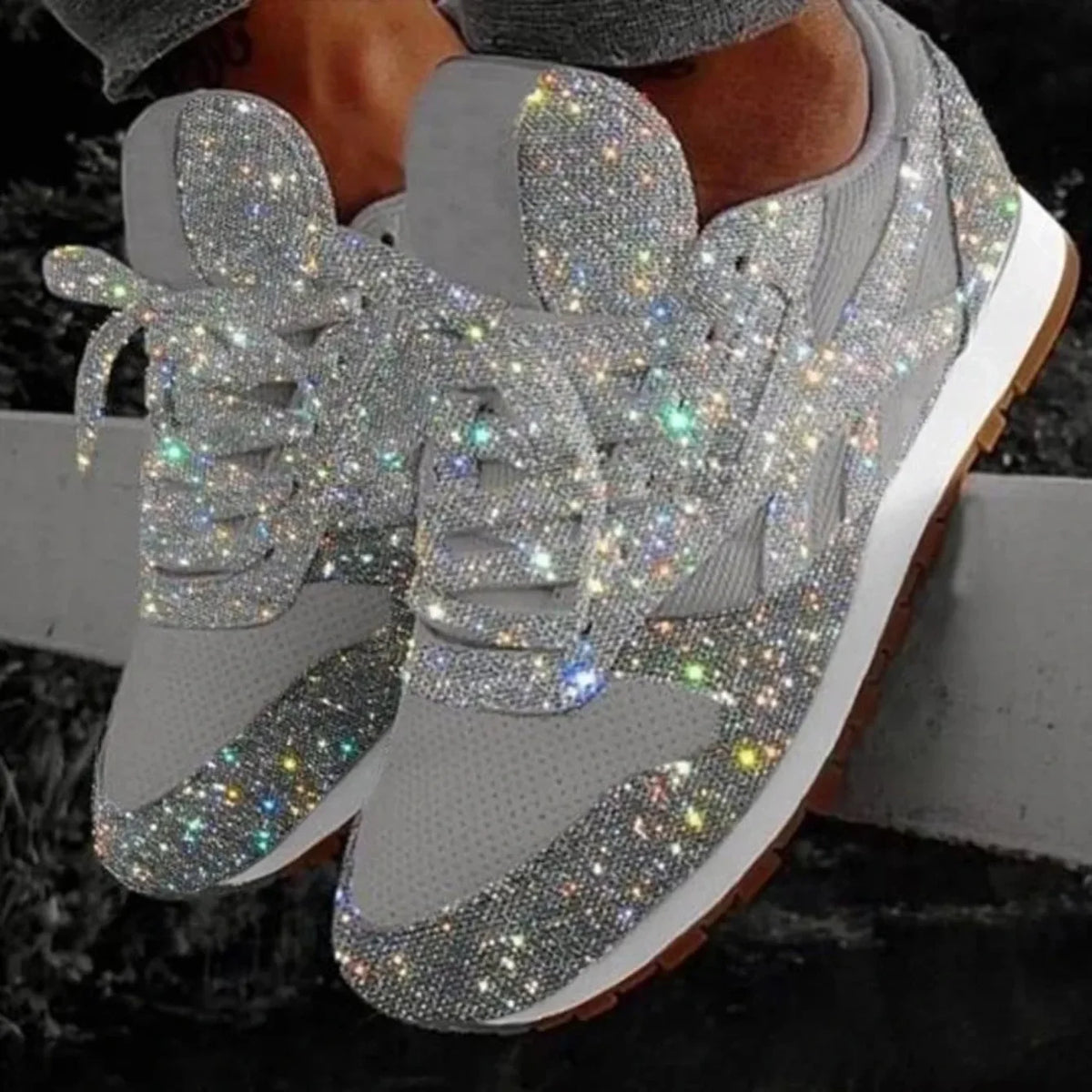 2025 nuove scarpe da ginnastica piatte da donna scarpe vulcanizzate Bling casual da donna scarpe da donna all'aperto con plateau in rete con lacci taglie forti