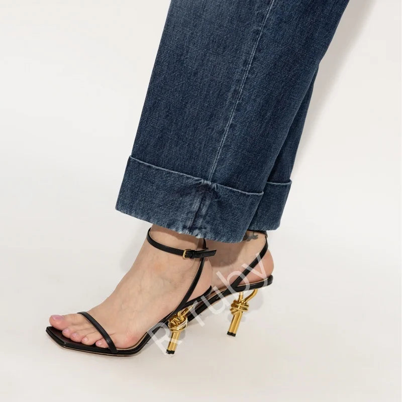 Sandali con tacco ultra alto con punta tonda da donna Tacchi sottili intrecciati in metallo Scarpe da donna sexy con punta aperta Tacchi strani Scarpe eleganti da donna