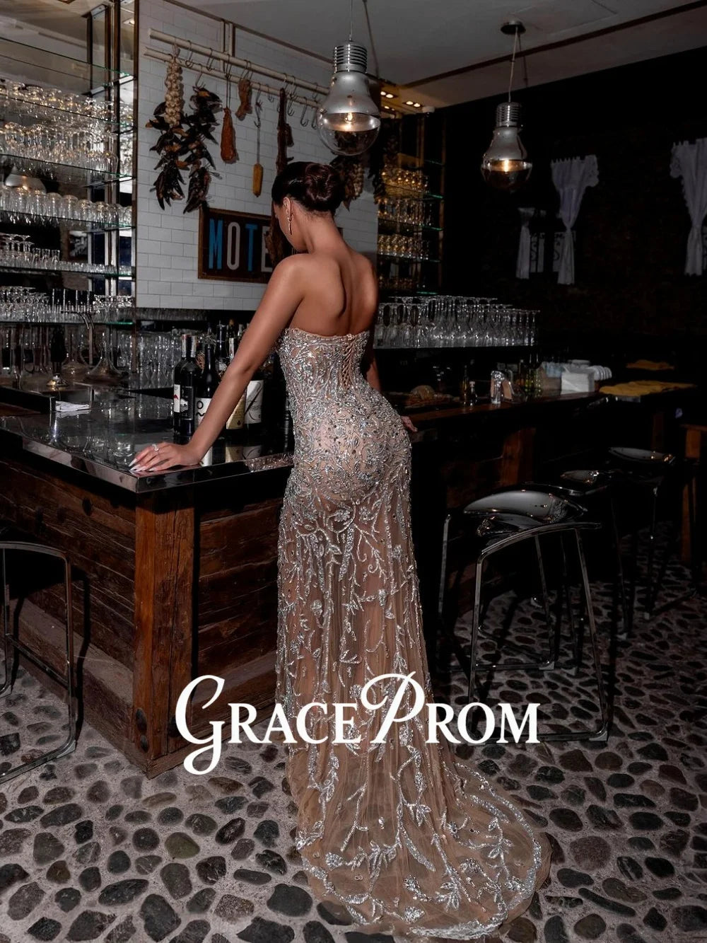 GraceProm Abito da sera glamour in cristallo 2026 Abito tubino con spacco laterale con ritaglio senza spalline Abito da festa formale lungo fino al pavimento
