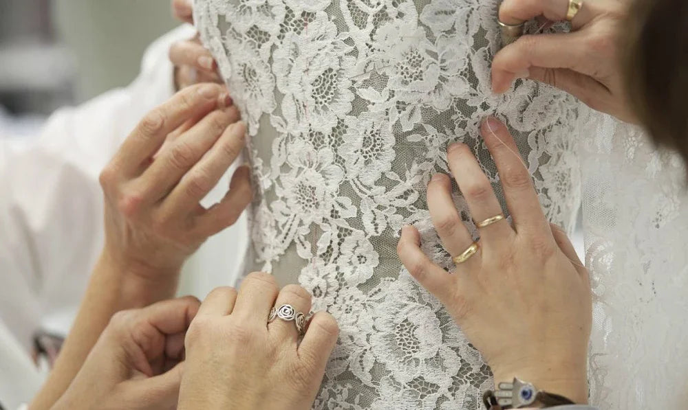 Abiti da sera da donna con diamanti di lusso che bordano cristalli Abito da cerimonia nuziale Abito da ballo formale senza maniche Abiti personalizzati