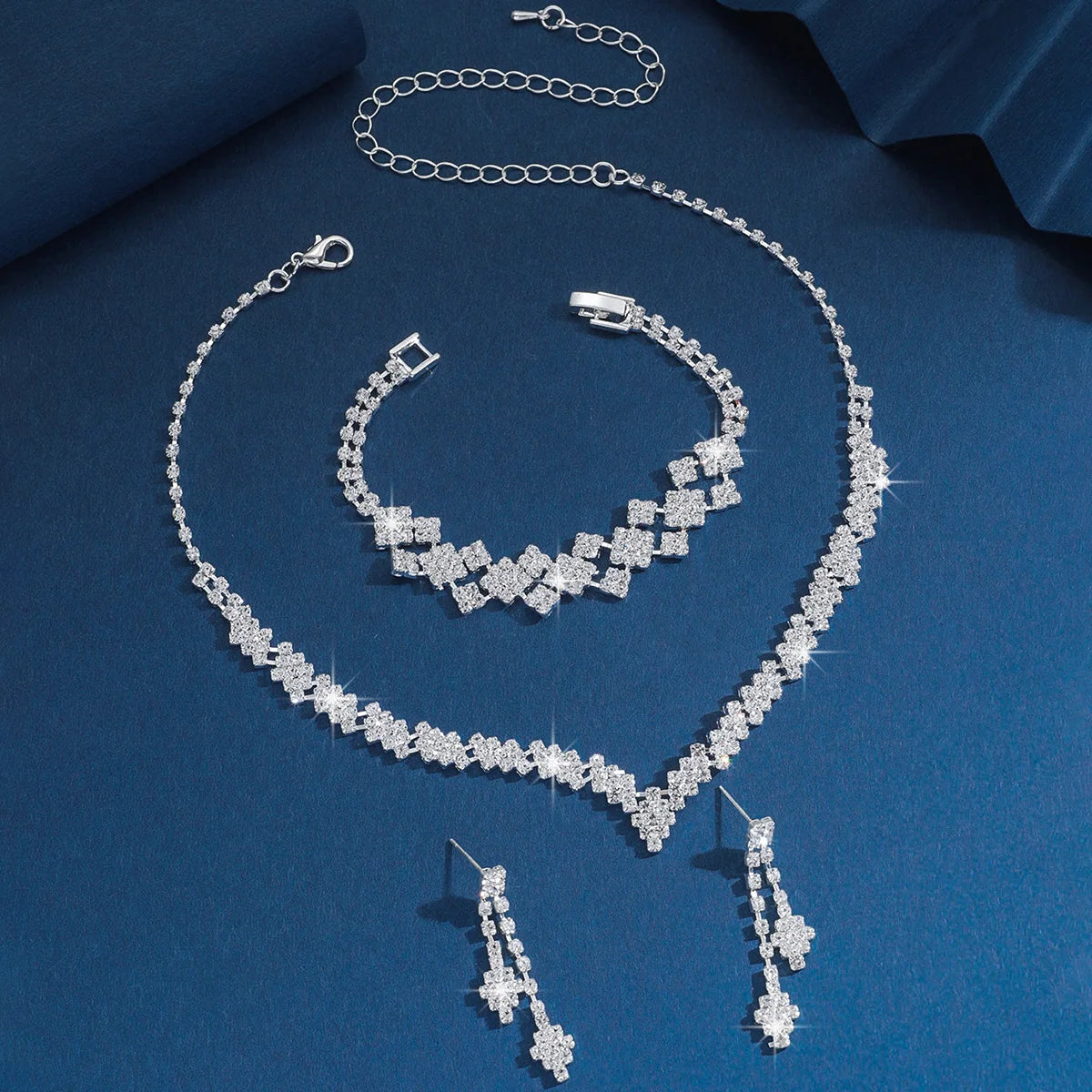 4/3 pezzi di orecchini, collane, bracciali, set di gioielli, banchetti e regali natalizi della serie di catene ad artiglio da donna della stagione nuziale92