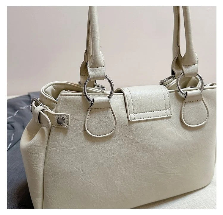 Borsa a Tracolla alla Moda Nuovo Stile 2026, Borsa a Mano Semplice per il Pendolarismo, Versatile con Elementi Rivetto Tinta Unita, Stile Coreano
