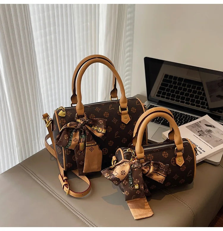 Borsa a Spalla Stile Boston 2026 Nuova Collezione Donna, Stampa Sensuale, Versatile, Borsa a Tracolla Singola a Cuscino, Design in Piccole Serie, Borsa a Mano