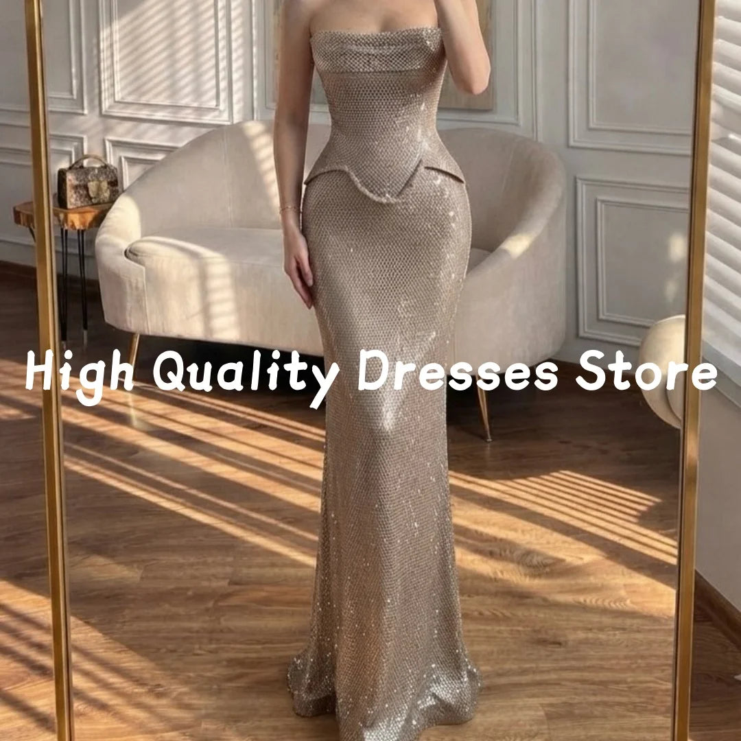 Abiti da Sera di Lusso Champagne con Paillettes, Senza Spalline, con Peplum Pieghevole e Corsetto sul Retro, Vestito Formale a Sirena per Ballo di Fine Anno ﻿ Personalizzato