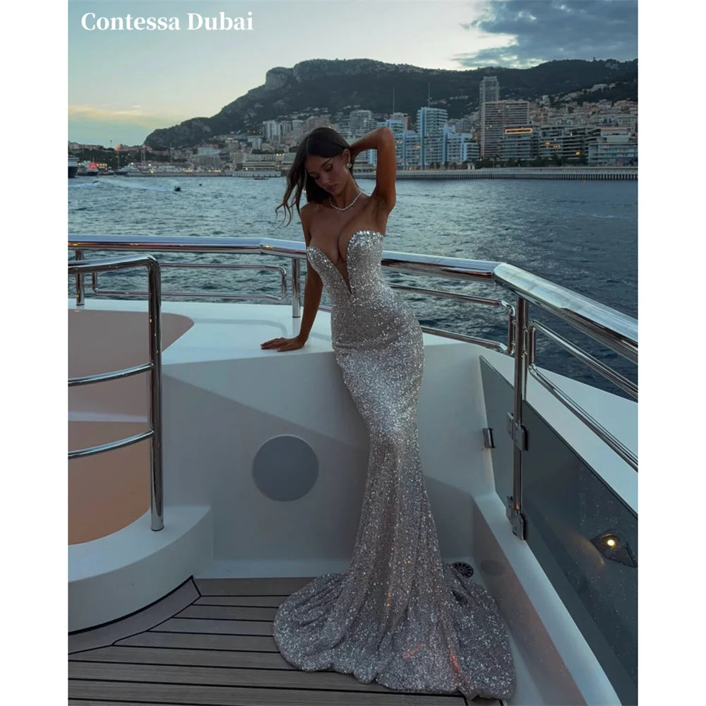 Abito da sera personalizzato Contessa in argento senza spalline, scollo a V profondo, con paillettes, vestito da ballo a sirena, vestito da sera formale con strascico