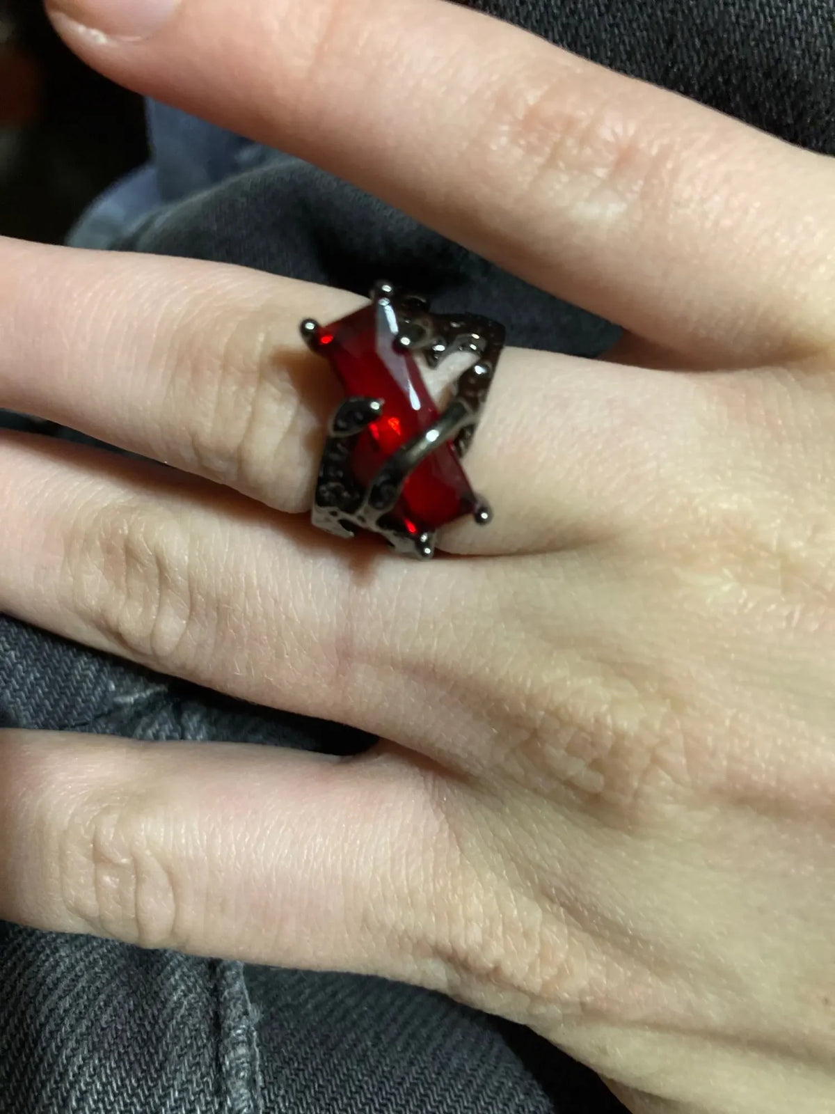 Anillos ajustables estéticos de corazón de cristal rojo irregular de apertura nueva para mujer, anillo gótico de araña animal, joyería creativa