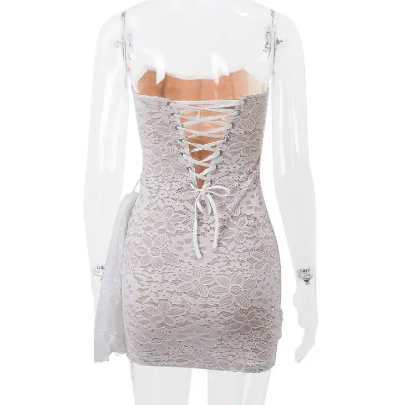 Avrilyaan Abito sexy senza spalline in pizzo bianco per le donne 2023 Vestaglie Abito da sera elegante Abito aderente Mini abito estivo Abiti