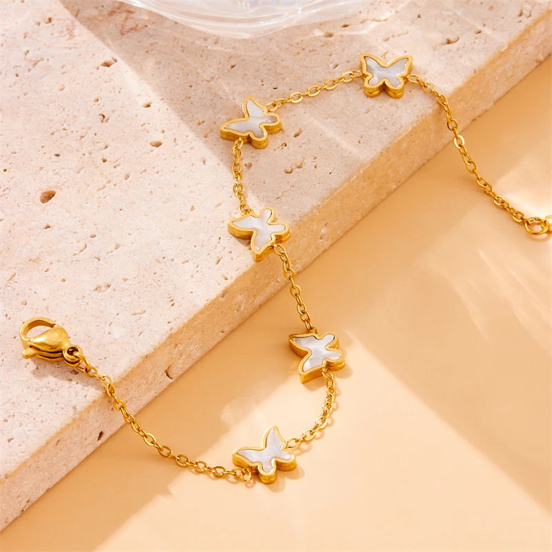 DIEYURO Acciaio inossidabile 316L dorato elegante conchiglia bianca serie farfalla set collana orecchini braccialetto gioielli di tendenza regalo