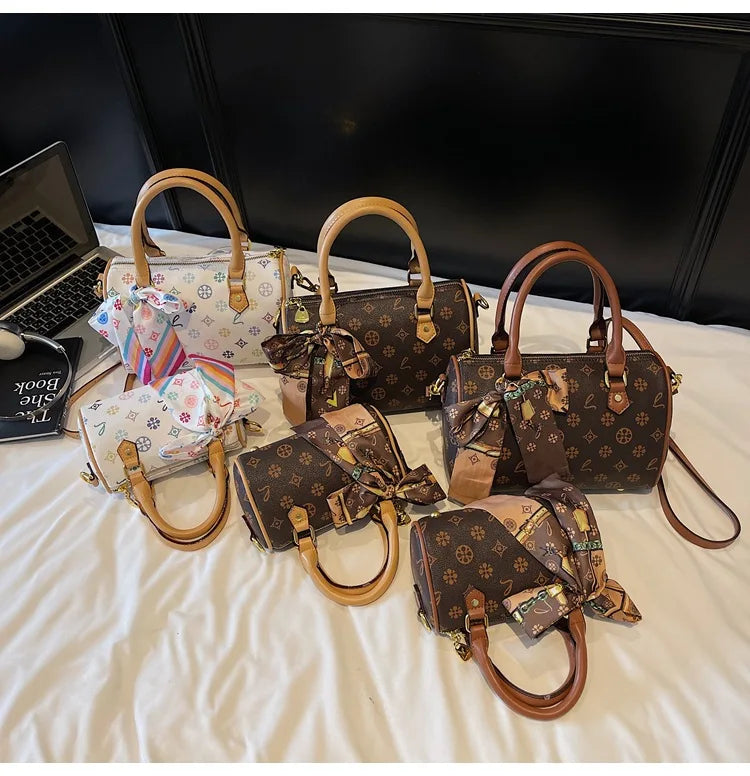 Borsa a Spalla Stile Boston 2026 Nuova Collezione Donna, Stampa Sensuale, Versatile, Borsa a Tracolla Singola a Cuscino, Design in Piccole Serie, Borsa a Mano