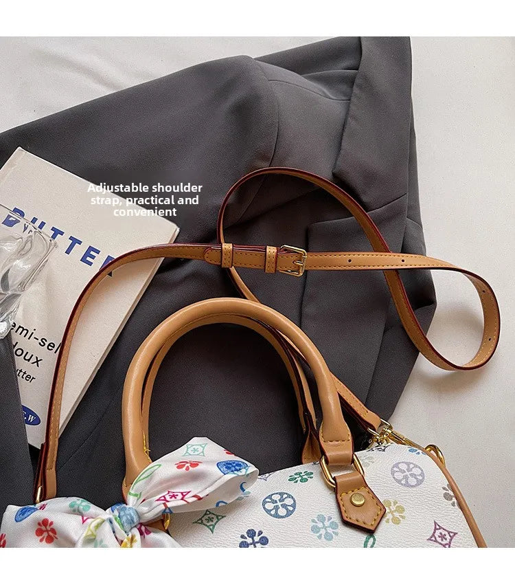 Borsa a Spalla Stile Boston 2026 Nuova Collezione Donna, Stampa Sensuale, Versatile, Borsa a Tracolla Singola a Cuscino, Design in Piccole Serie, Borsa a Mano