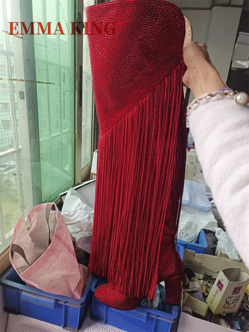 Nuovi stivali femminili con frange alte al ginocchio con strass Tacchi grossi di lusso Stivali lunghi da donna Moda Nappa Punta a punta Scarpe da festa Donna