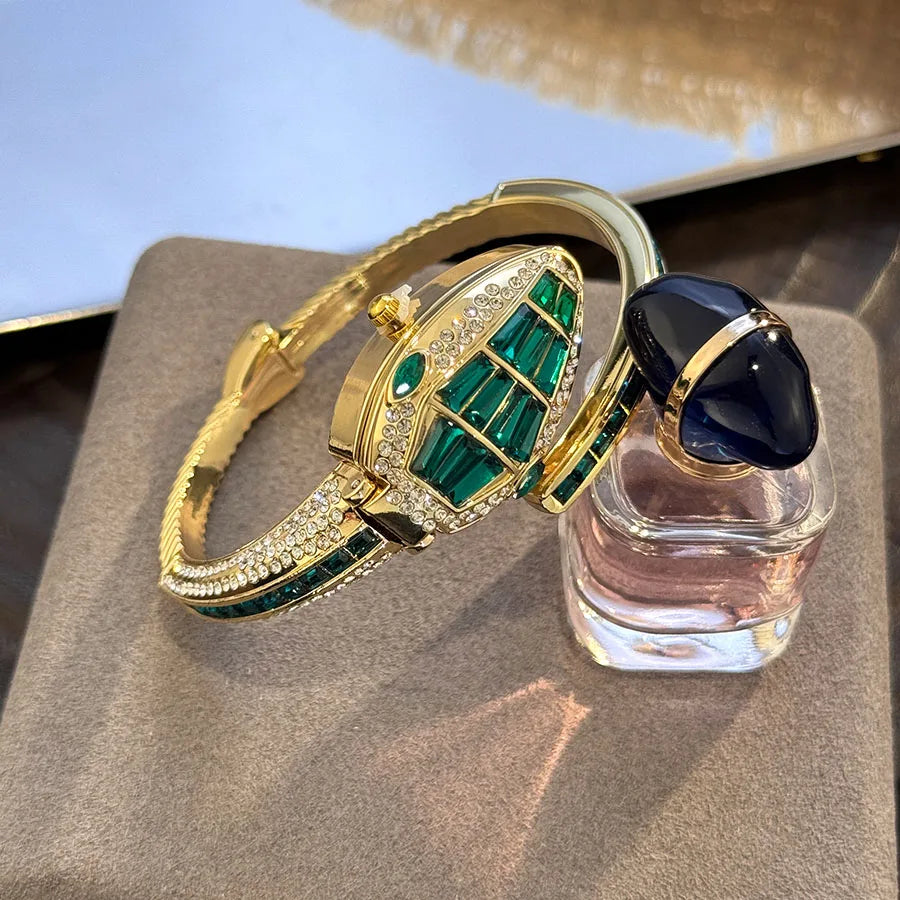 Orologio da polso a forma di serpente alla moda con diamanti incastonati di lusso per donna Elegante borsa aperta Elegante design europeo e americano