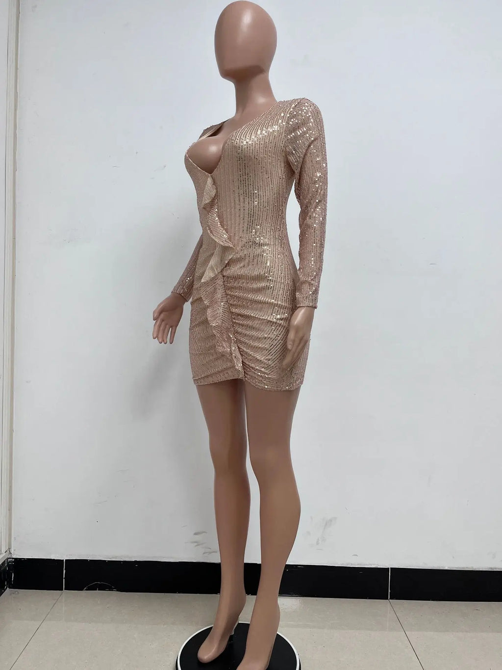 Abito V-link Abiti 2025 Donna Ruffles Maniche lunghe Pieghettato Tinta unita Paillettes Temperamento Sexy Elegante Tinta unita