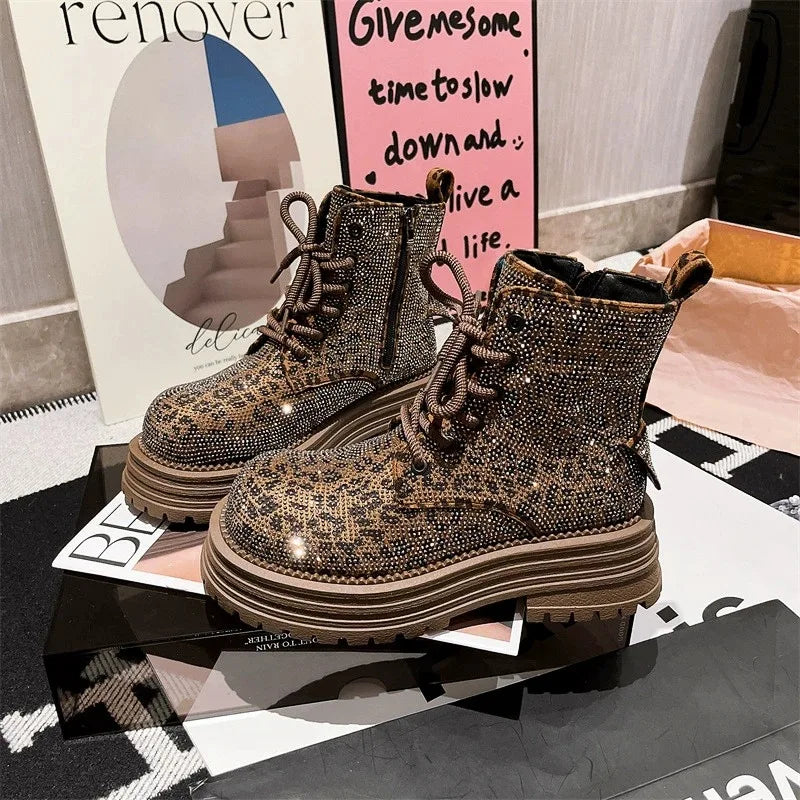 Stivali da donna invernali con stampa leopardata con lacci e strass stivaletti corti antiscivolo con piattaforma alla moda all'aperto stivali da cavaliere Botas Mujer